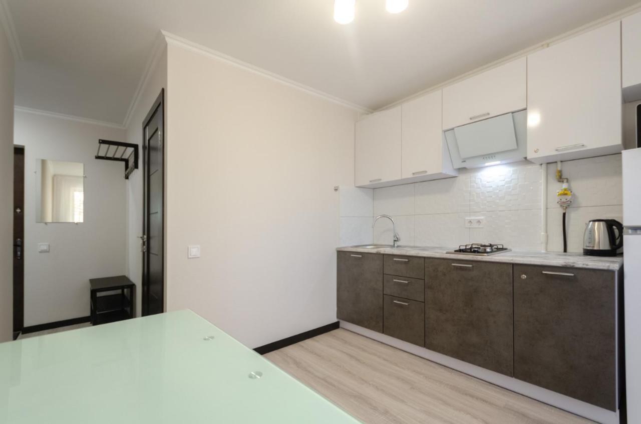 Artal Apartment On Obolonskaya Square 1 Kyiv Exterior photo