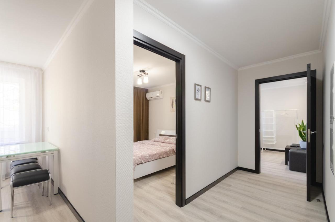 Artal Apartment On Obolonskaya Square 1 Kyiv Exterior photo